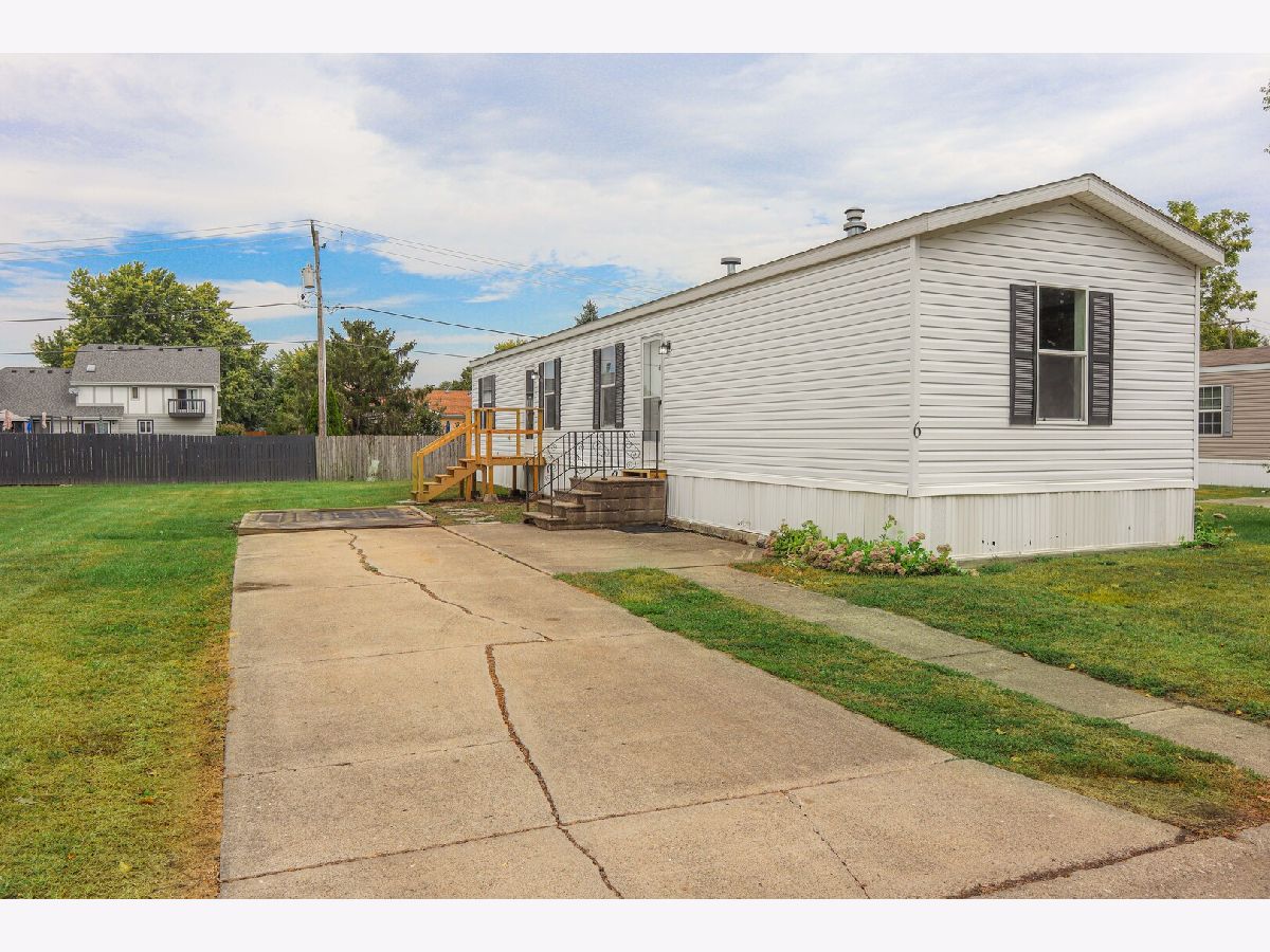  For Sale Sandwich Illinois, 6 Countryside Estates