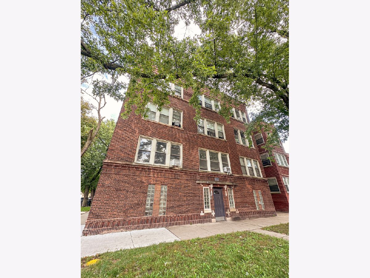  Rented Chicago Illinois, 7233 Damen