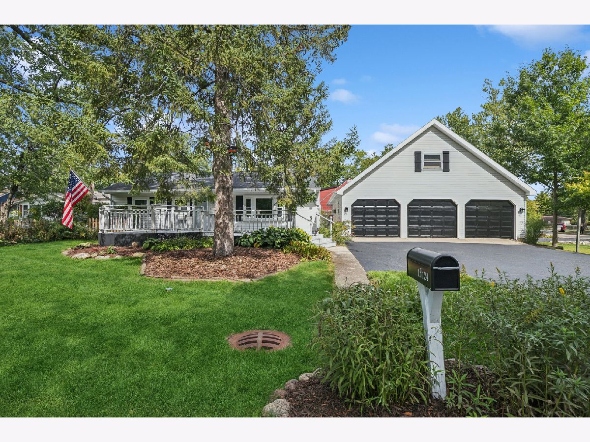 For Sale Grayslake Illinois, 18124 Avon Court