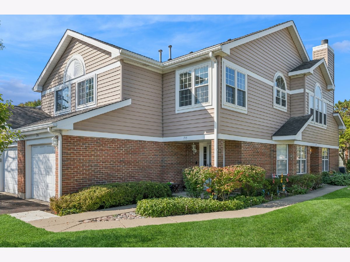 Townhomes & Condos For Sale Westridge Arlington Heights Illinois, 715 Happfield Drive