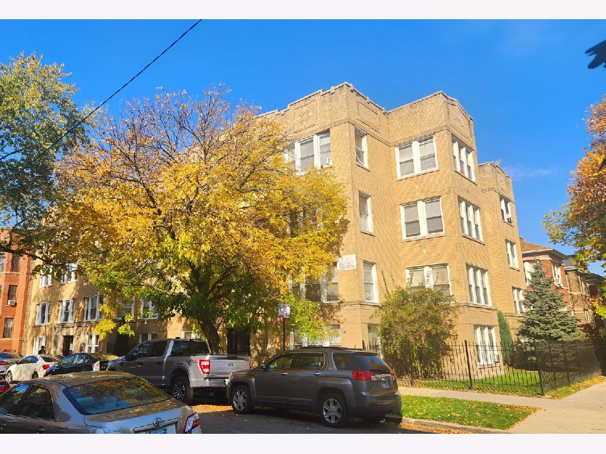 Rented Chicago Illinois, 3036 Leland