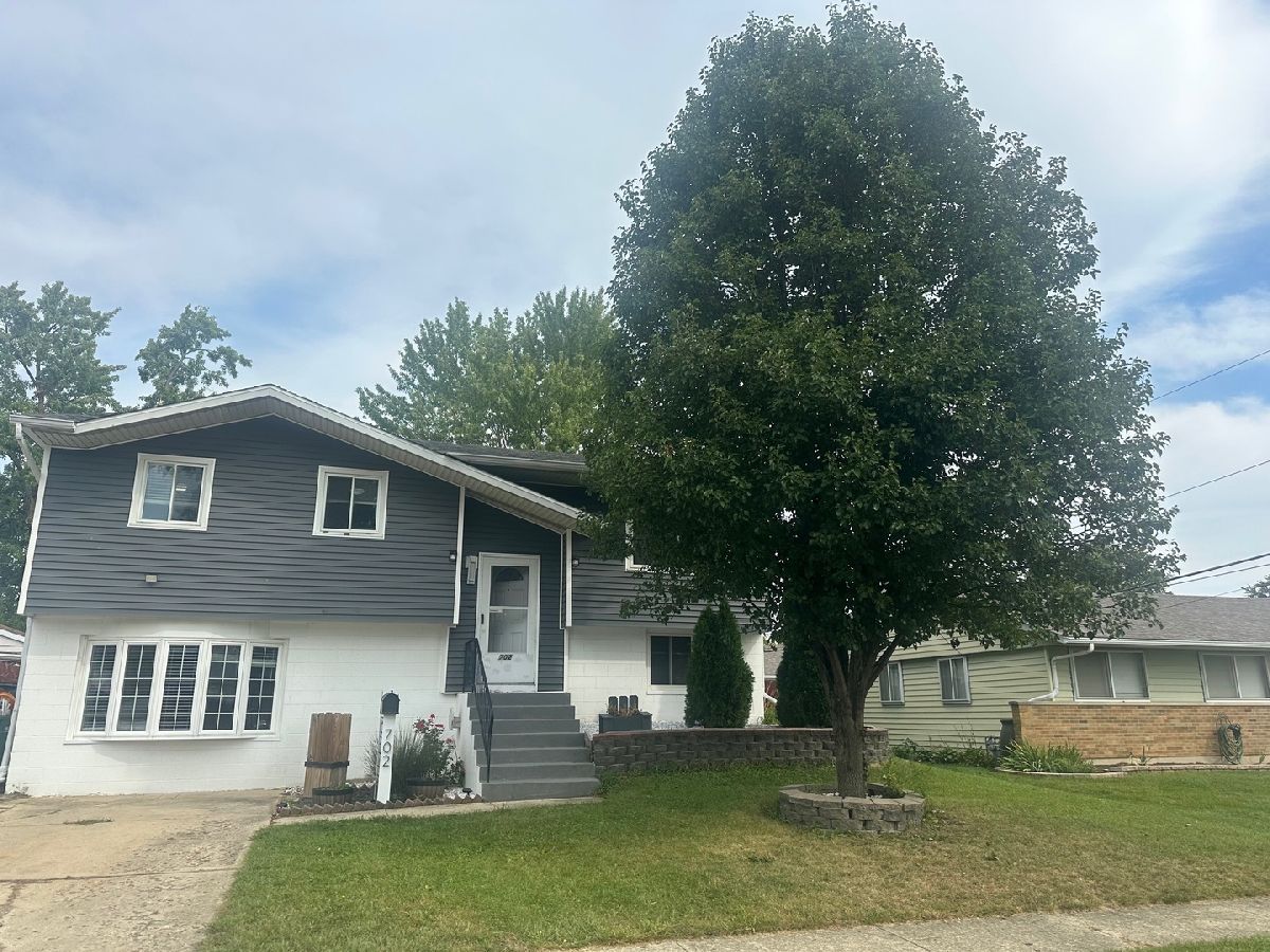 For Rent Romeoville Illinois, 702 Union