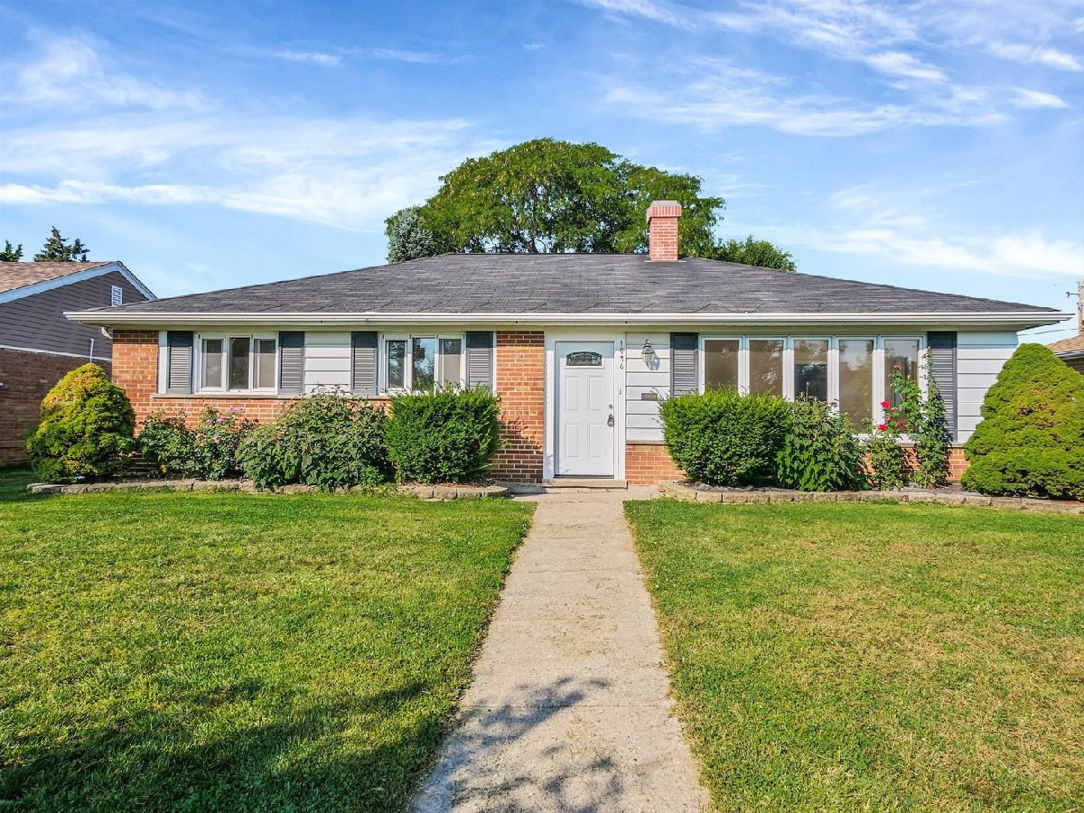  For Sale Des Plaines Illinois, 1056 Villa Drive