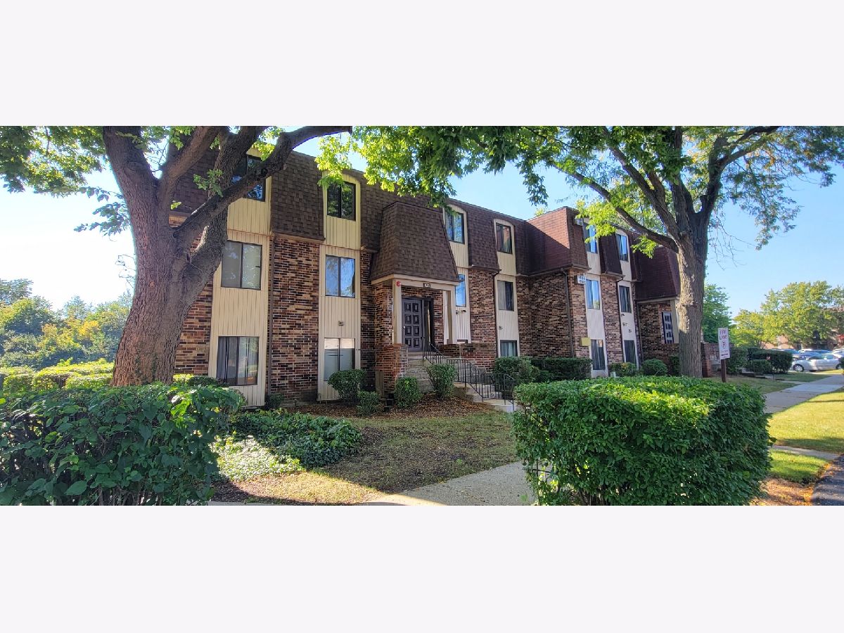 Townhomes & Homes For Sale Villas By The Lake Vernon Hills Illinois, 835 Waterview Circle