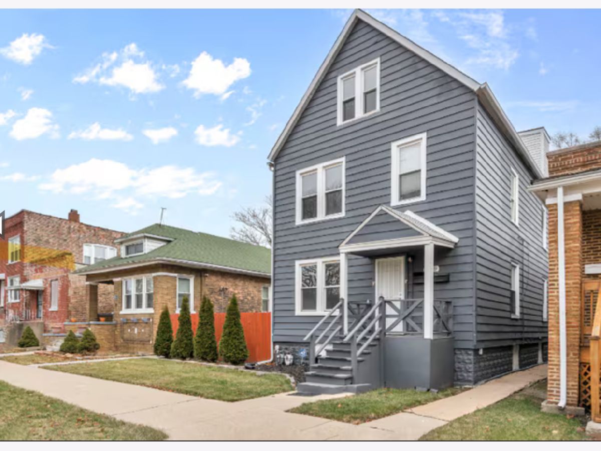 Rented Chicago Illinois, 9219 Greenwood