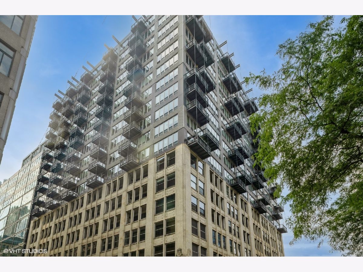 Rented Chicago Illinois, 565 Quincy