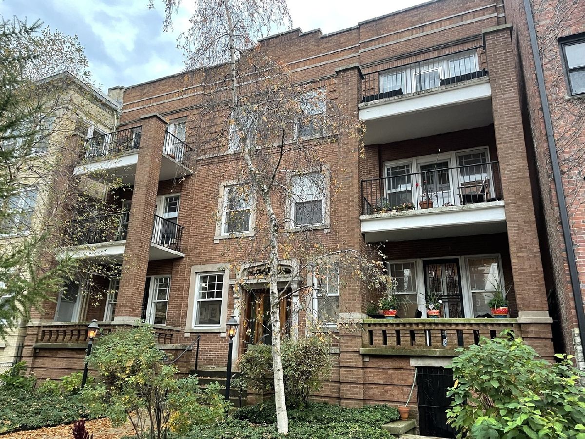Rented Chicago Illinois, 1059 Columbia