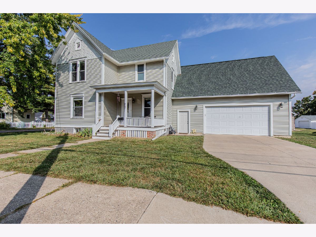  For Sale Princeton Illinois, 823 Central Avenue