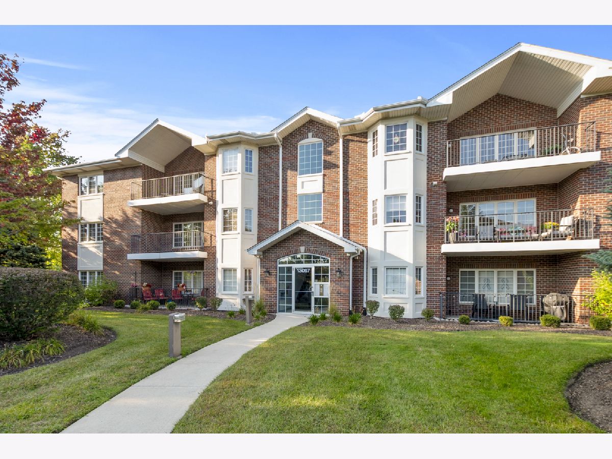 Condominiums Sold Laurel Glen Palos Heights Illinois, 13097 Laurel Glen