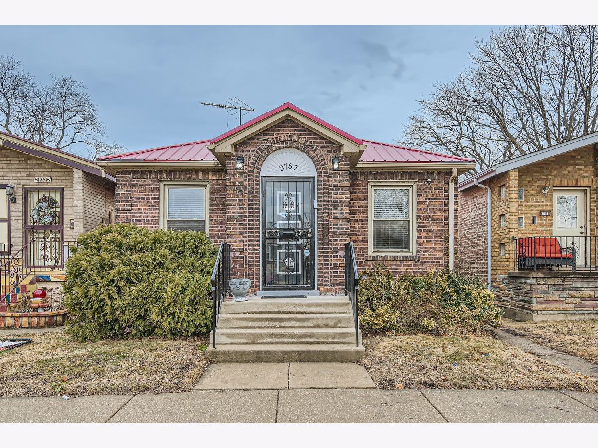  For Sale Chicago Illinois, 8757 Paxton Avenue