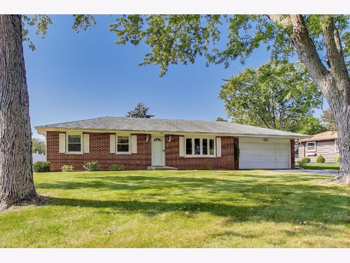  For Sale Aurora Illinois, 1031 Lindenwood Drive