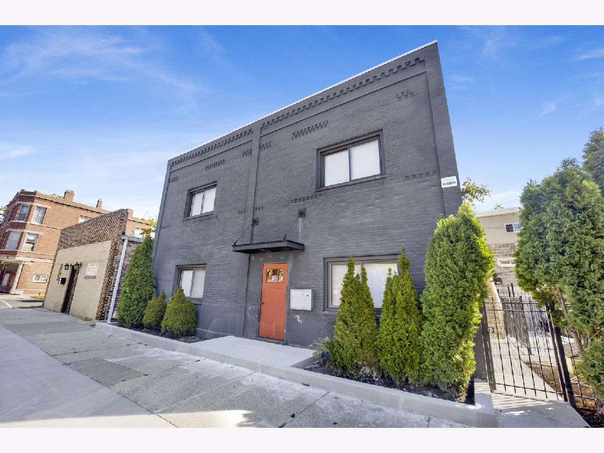 Rented Chicago Illinois, 2405 Leavitt