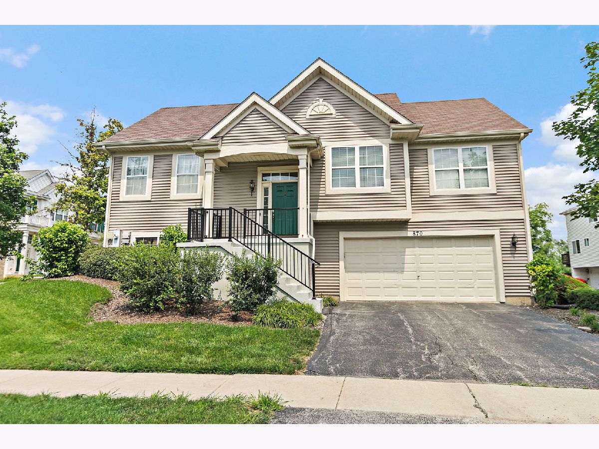  For Sale Pingree Grove Illinois, 870 Clover Lane