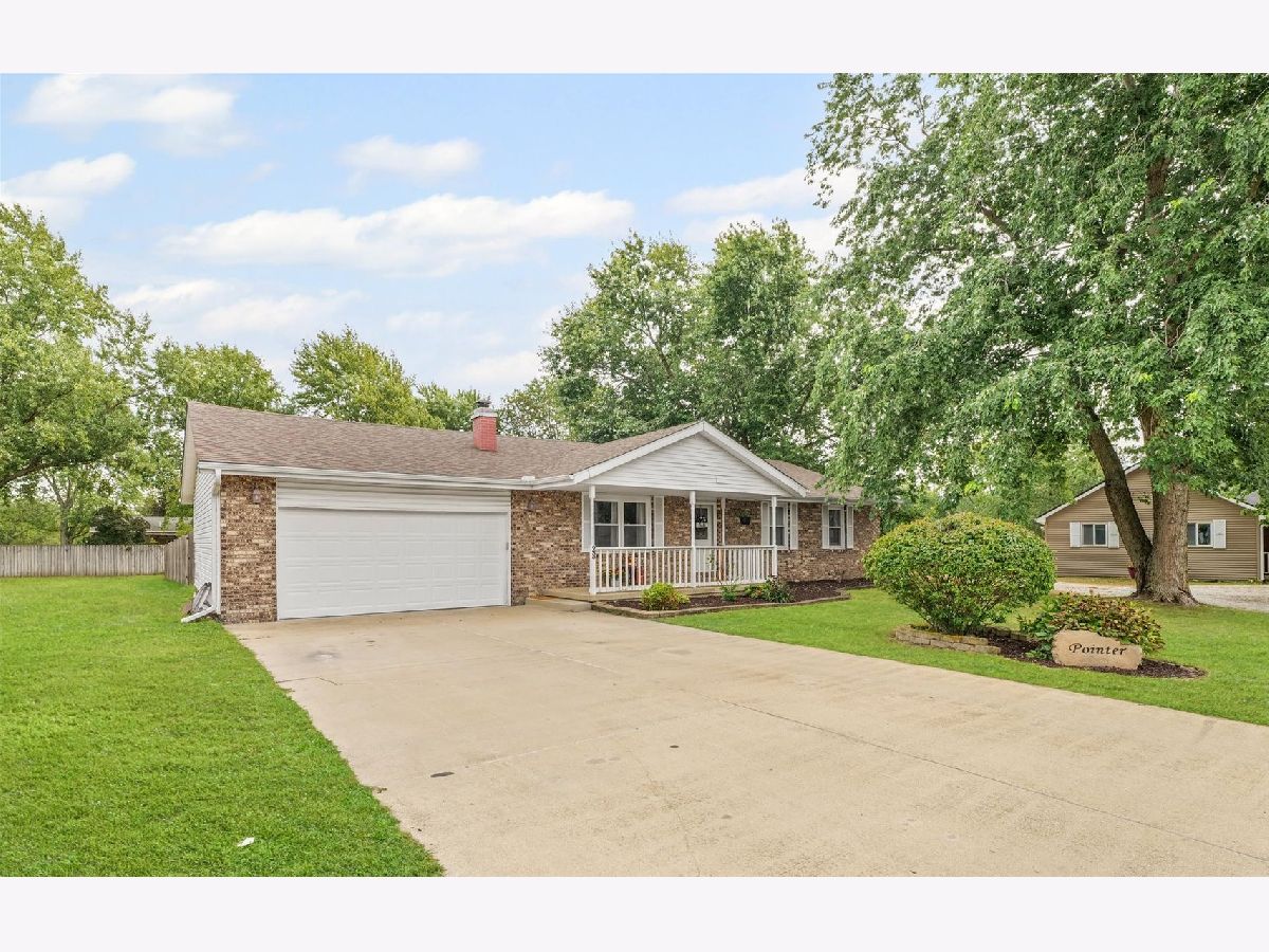  For Sale Fisher Illinois, 28 Crestview Court