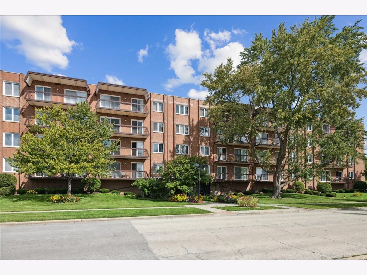Sold Niles Illinois, 8100 Foster