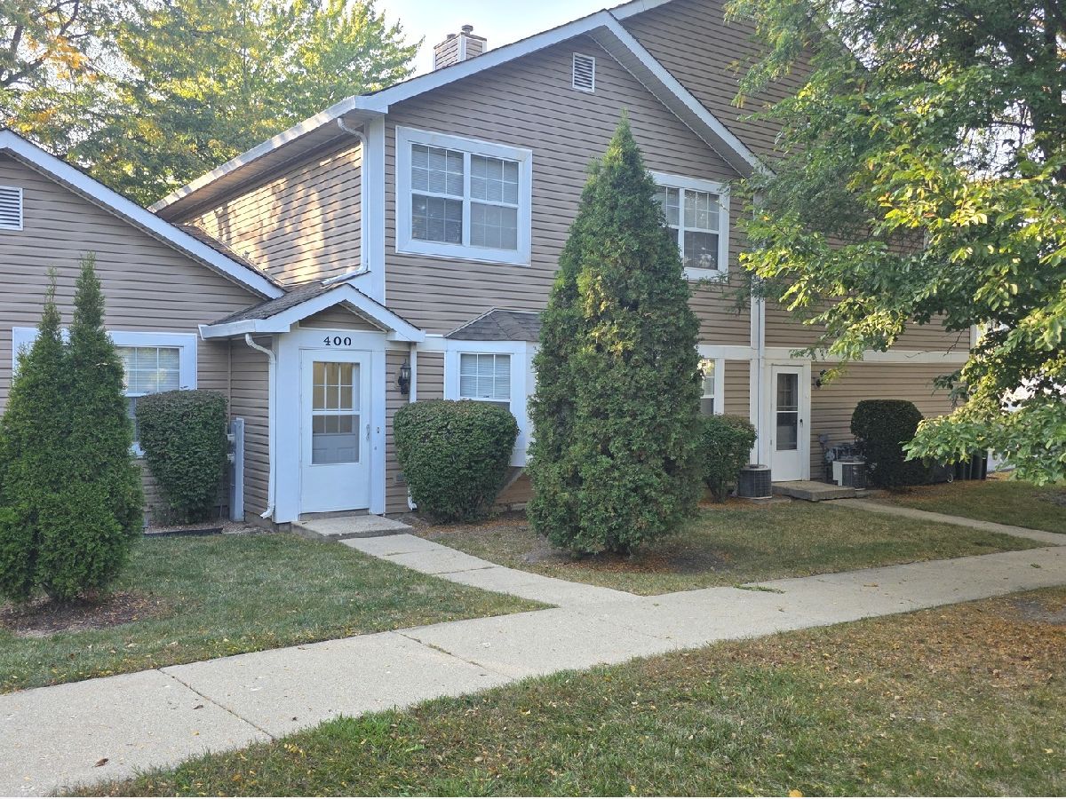 Townhomes & Condos For Rent Cornell Lakes Palatine Illinois, 400 Cambridge