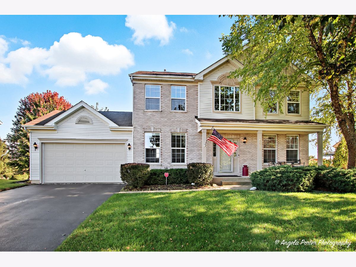 Homes & Townhomes & Condos For Sale Legend Lakes Mchenry Illinois, 6411 Longford Drive