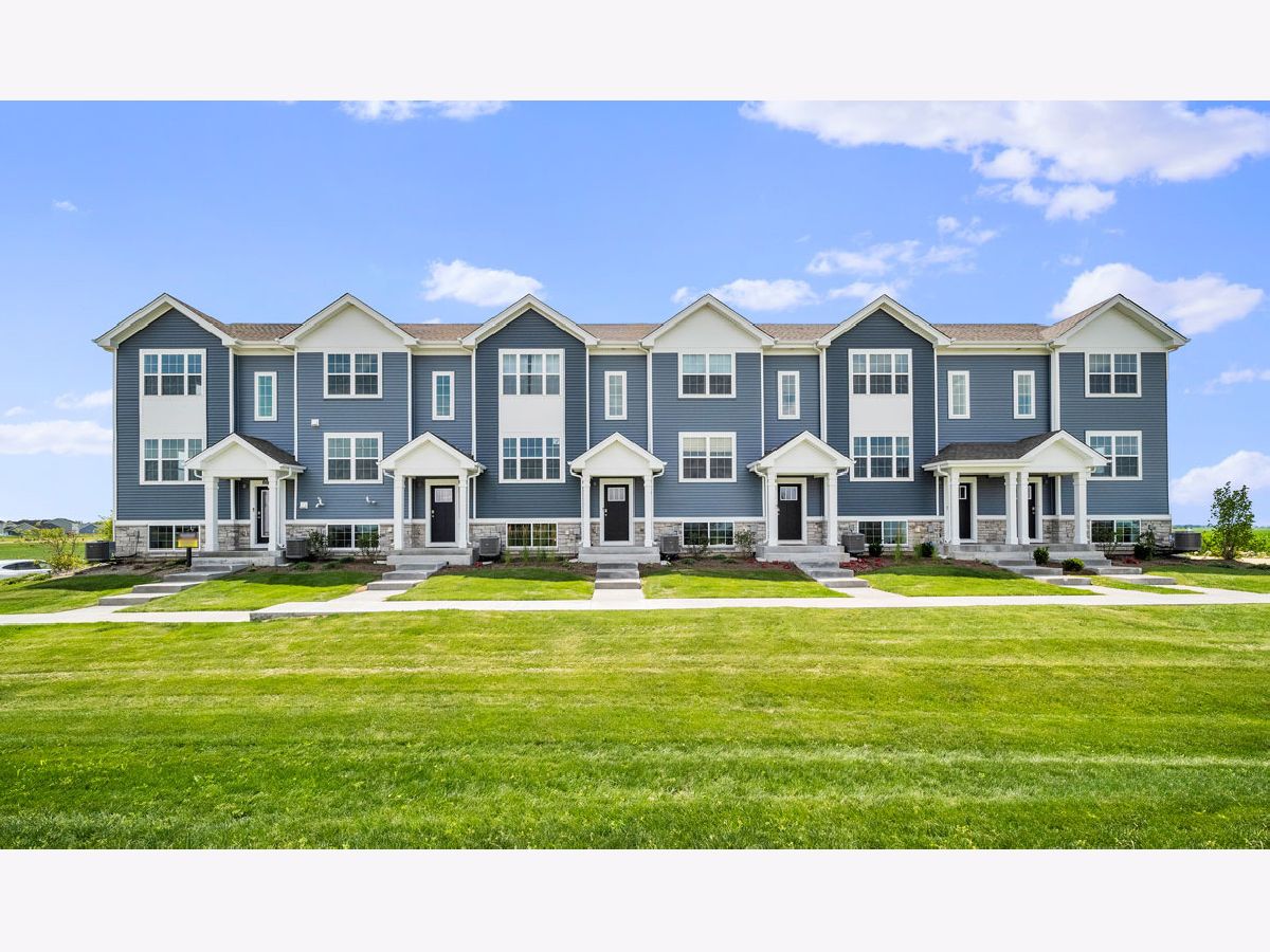  For Sale Pingree Grove Illinois, 1419 Oakfield Lane