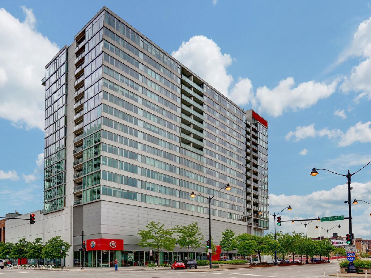 Rented Chicago Illinois, 659 Randolph
