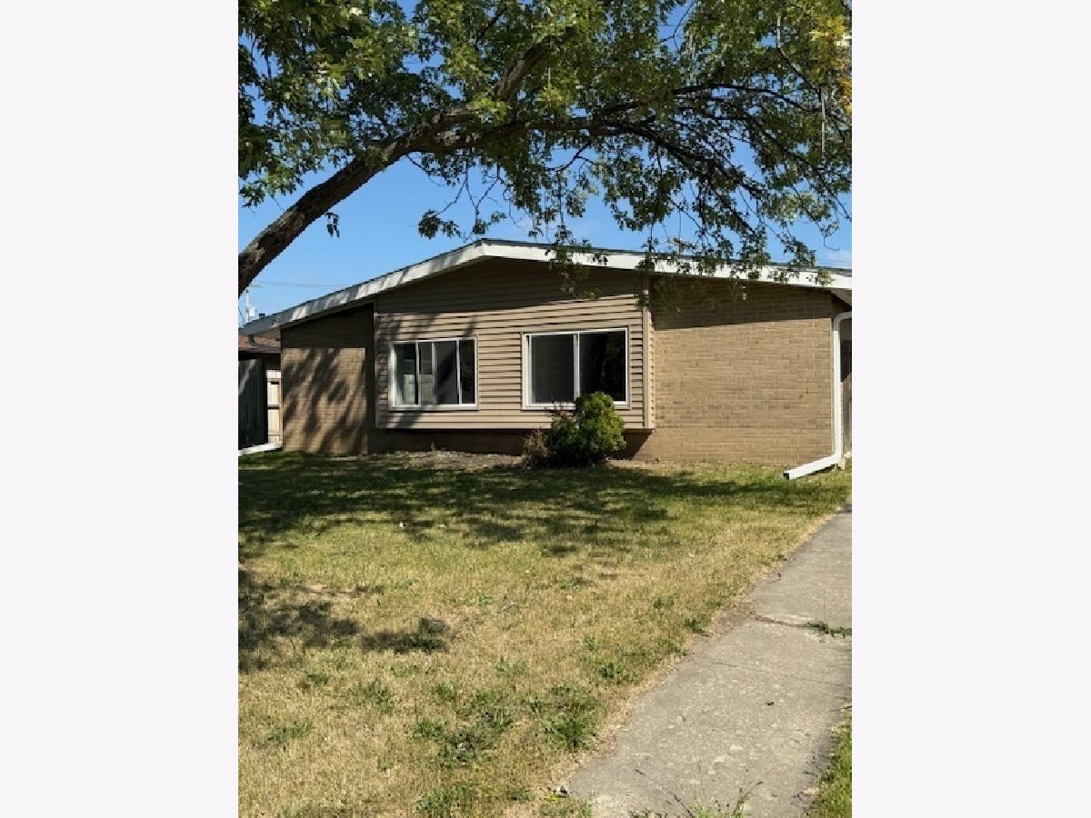  For Rent Zion Illinois, 2421-B Lewis