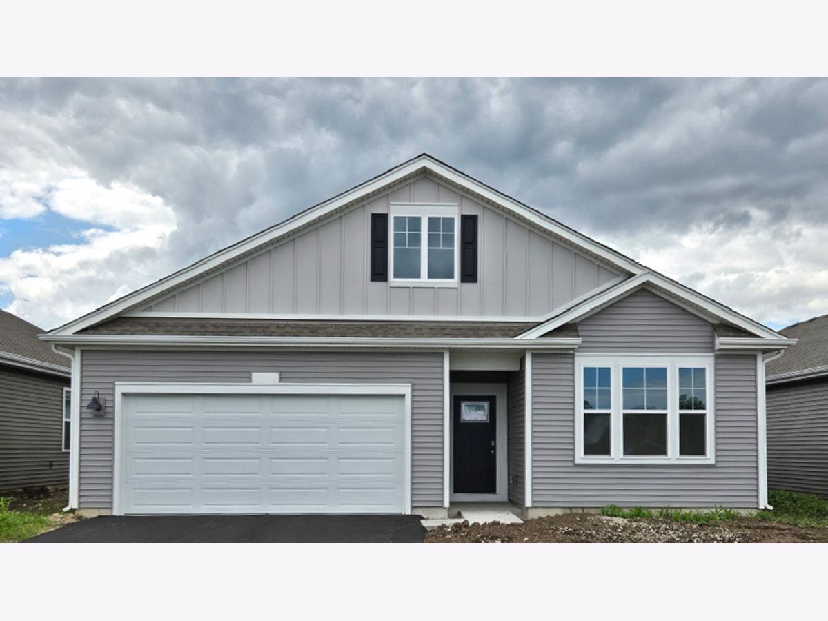  For Sale Pingree Grove Illinois, 2458 Plains Drive