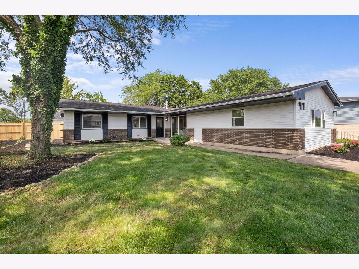 Sold Lombard Illinois, 450 Manor Hill