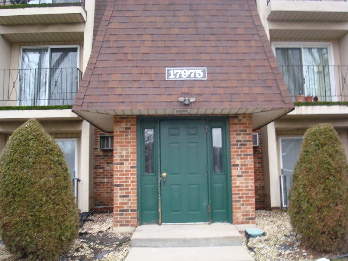  For Sale Country Club Hills Illinois, 17975 Amherst Court