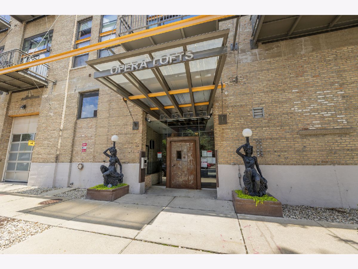  For Sale Chicago Illinois, 2545 Dearborn Street