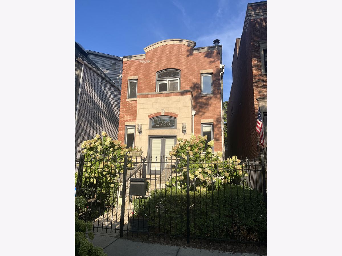  Rented Chicago Illinois, 2725 Magnolia