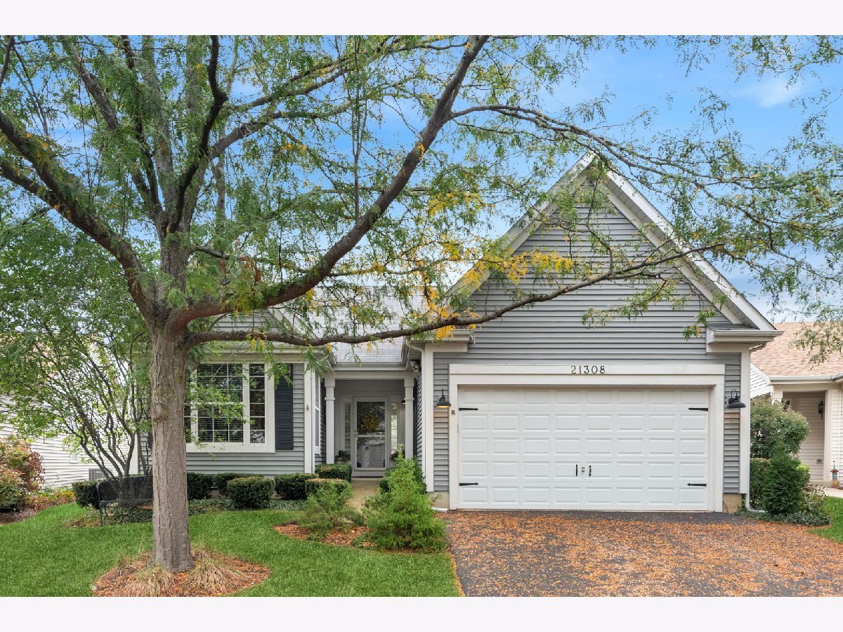 Townhomes & Condos & Homes For Sale Carillon Lakes Crest Hill Illinois, 21308 Brush Lake Drive