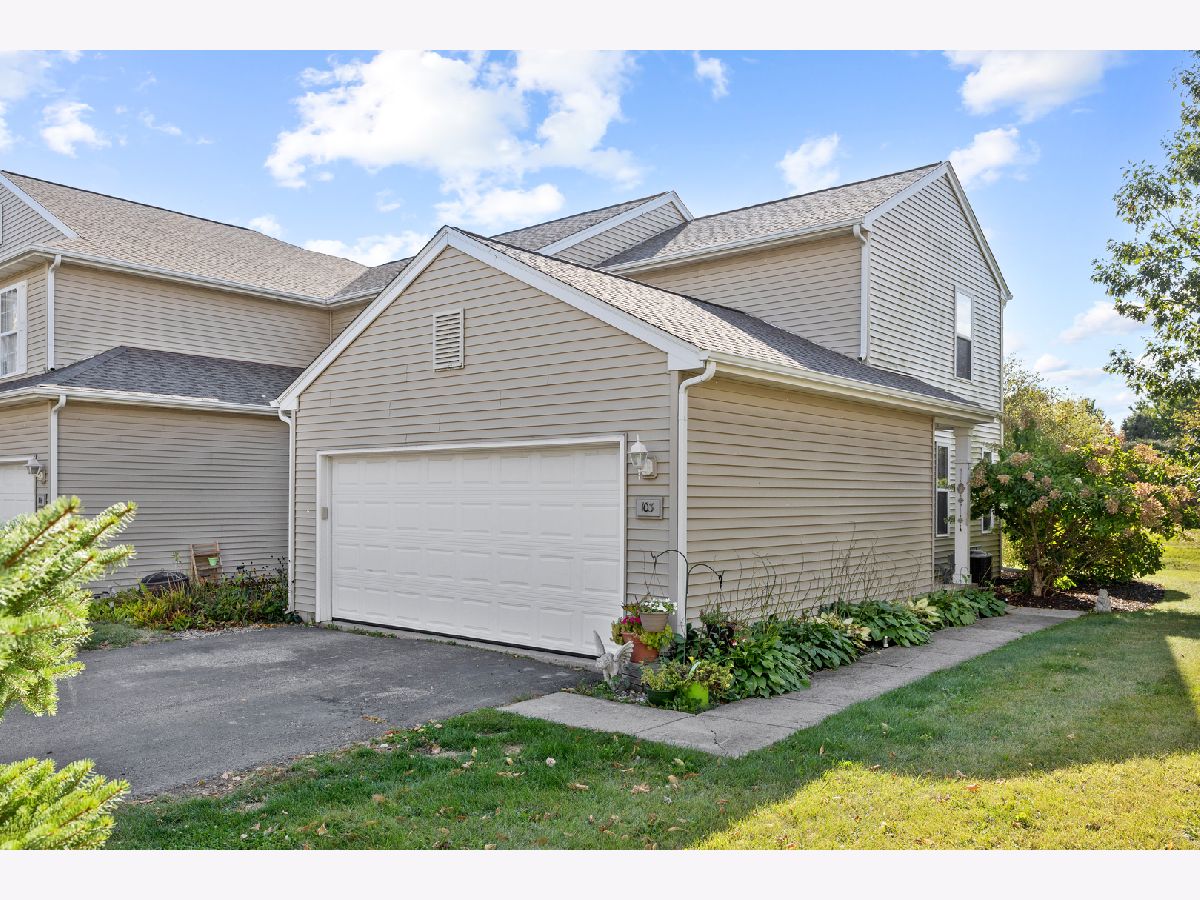 Homes & Townhomes For Sale Hunters Ridge Genoa City Wisconsin, 1400 Hunters Ridge Drive