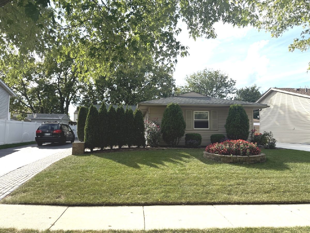 Rented Romeoville Illinois, 716 Ashton