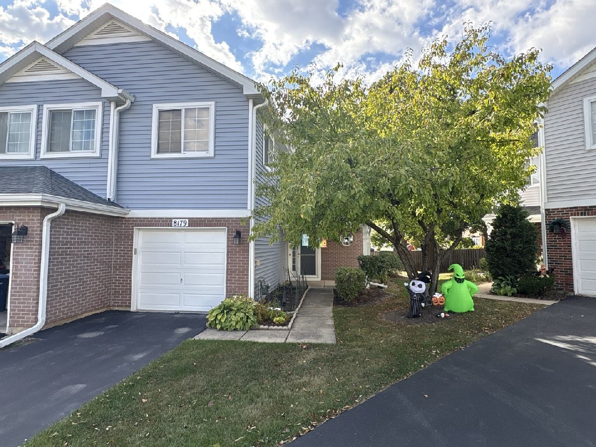 For Rent Darien Illinois, 8179 Ripple Ridge