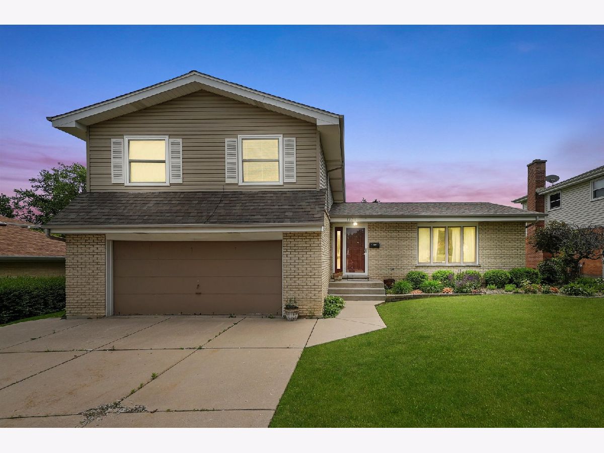  For Sale Schaumburg Illinois, 1125 Charlene Lane