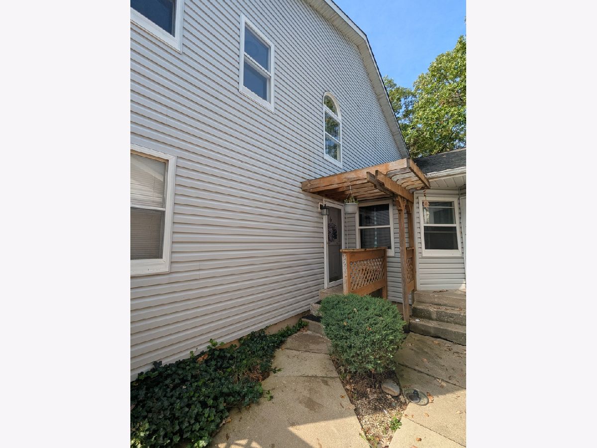 Townhomes Sold Richmondena Wauconda Illinois, 327 Wethington