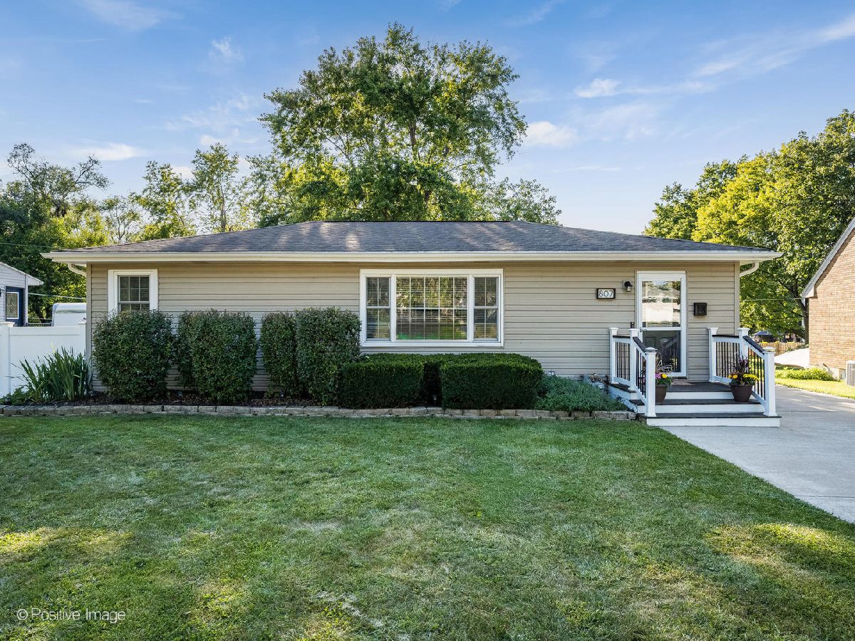 Homes For Sale Kelvin Grove Lockport Illinois, 807 Valley Lane