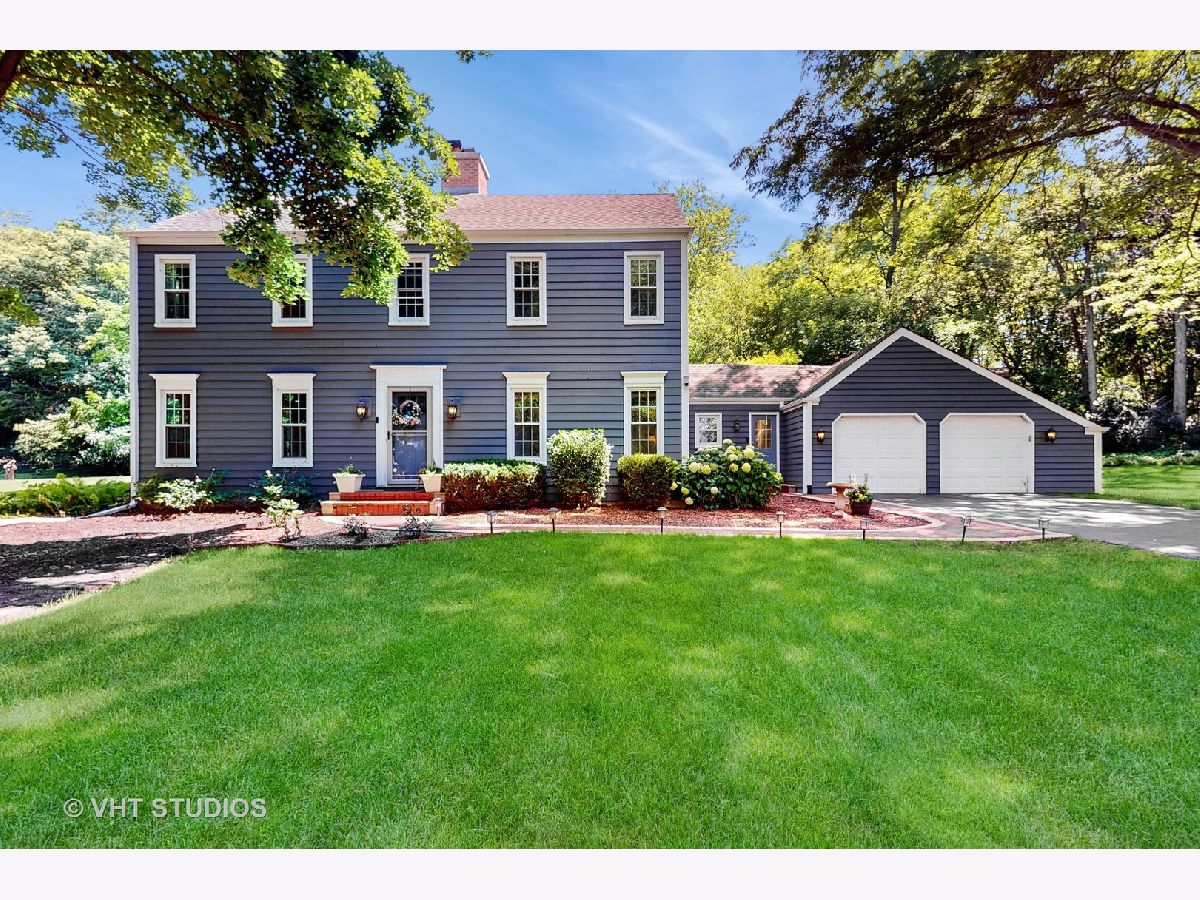  For Sale Lake Barrington Illinois, 12 Chippewa Court