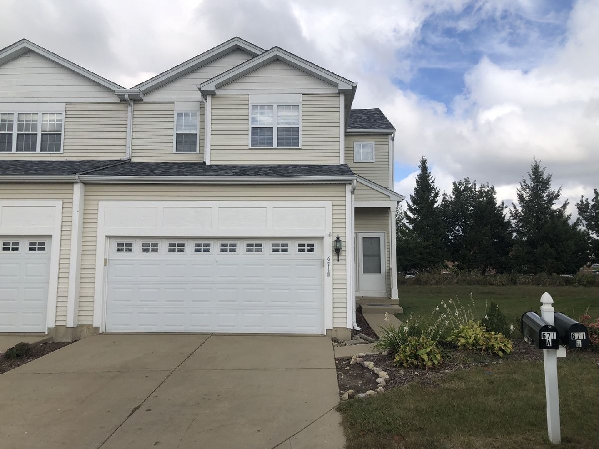  For Rent South Elgin Illinois, 671 Fieldcrest