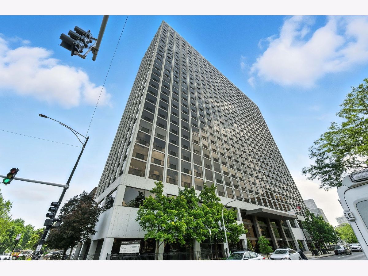  Rented Chicago Illinois, 4343 Clarendon