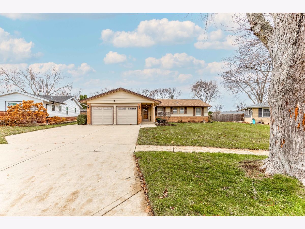  For Sale Elk Grove Village Illinois, 231 Fern Drive