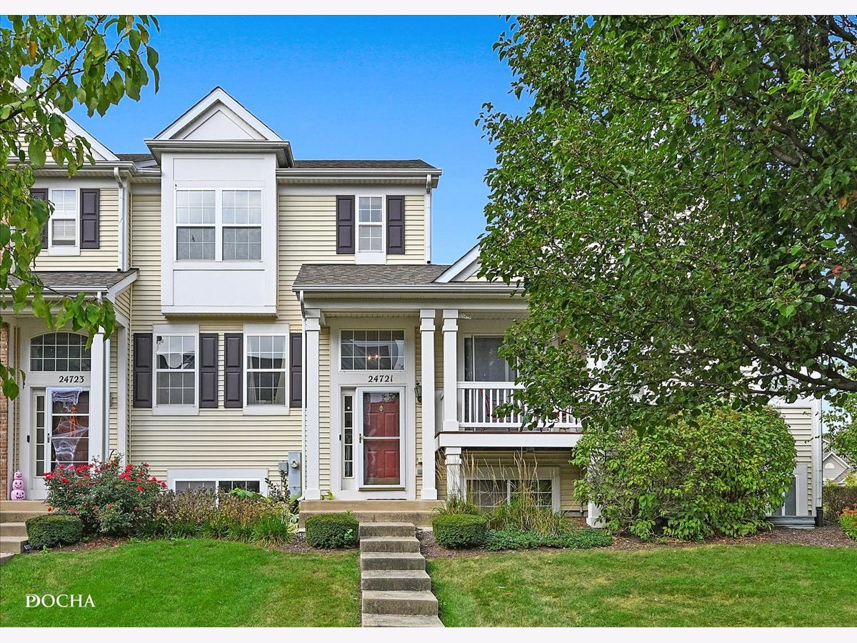 Townhomes For Sale Patriot Square Plainfield Illinois, 24721 Patriot Square Drive