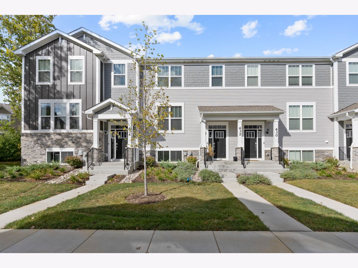 Condos & Townhomes For Rent Liberty Meadows Aurora Illinois, 632 Wolverine
