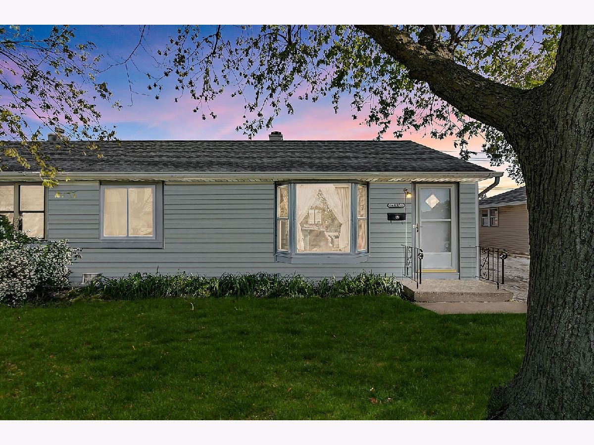  For Sale Hometown Illinois, 4133 Southwest Highway