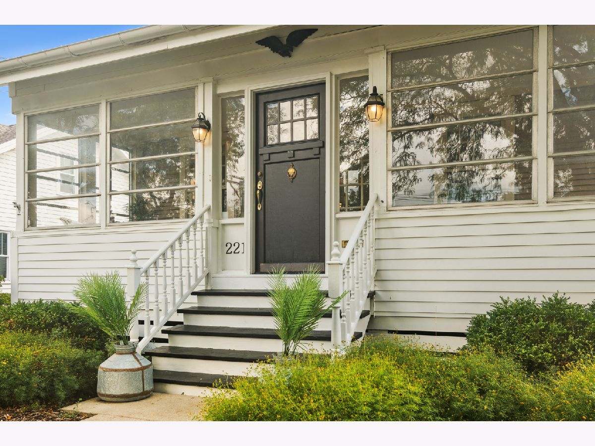 Homes & Townhomes & Condos For Sale Barrington Village Barrington Illinois, 221 Coolidge Avenue