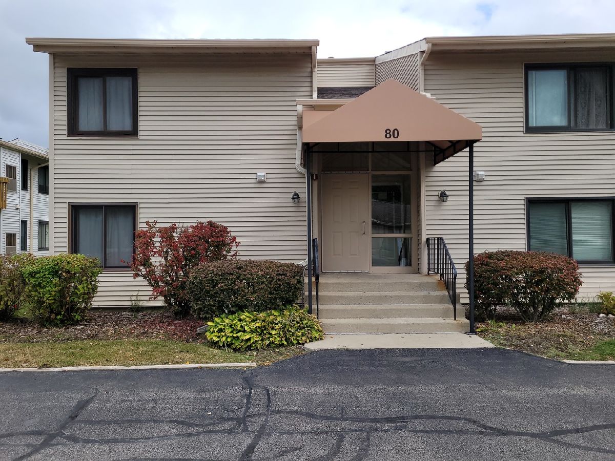  Rented Vernon Hills Illinois, 80 Commonwealth