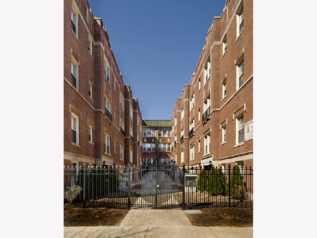  Rented Chicago Illinois, 5728 Blackstone