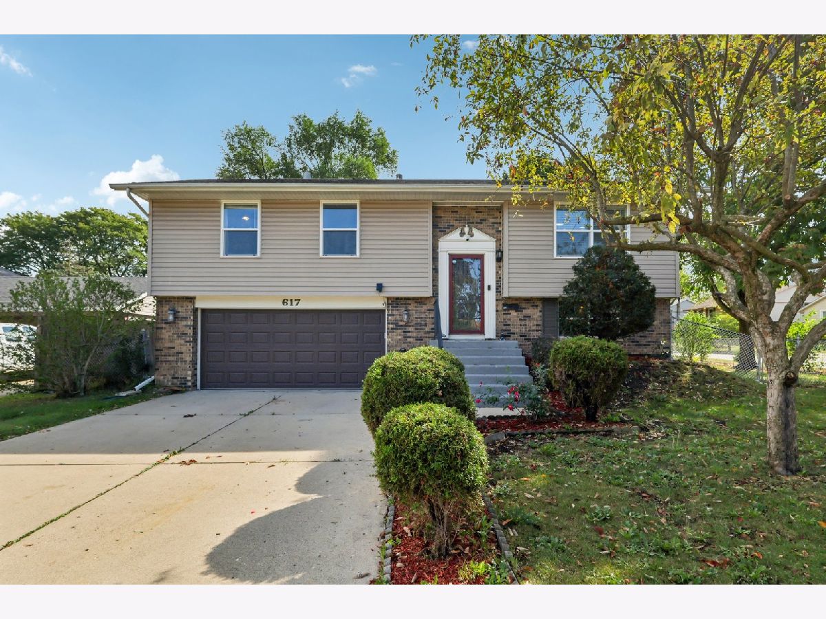 Homes & Townhomes For Sale Woodland Heights Streamwood Illinois, 617 Arnold Avenue