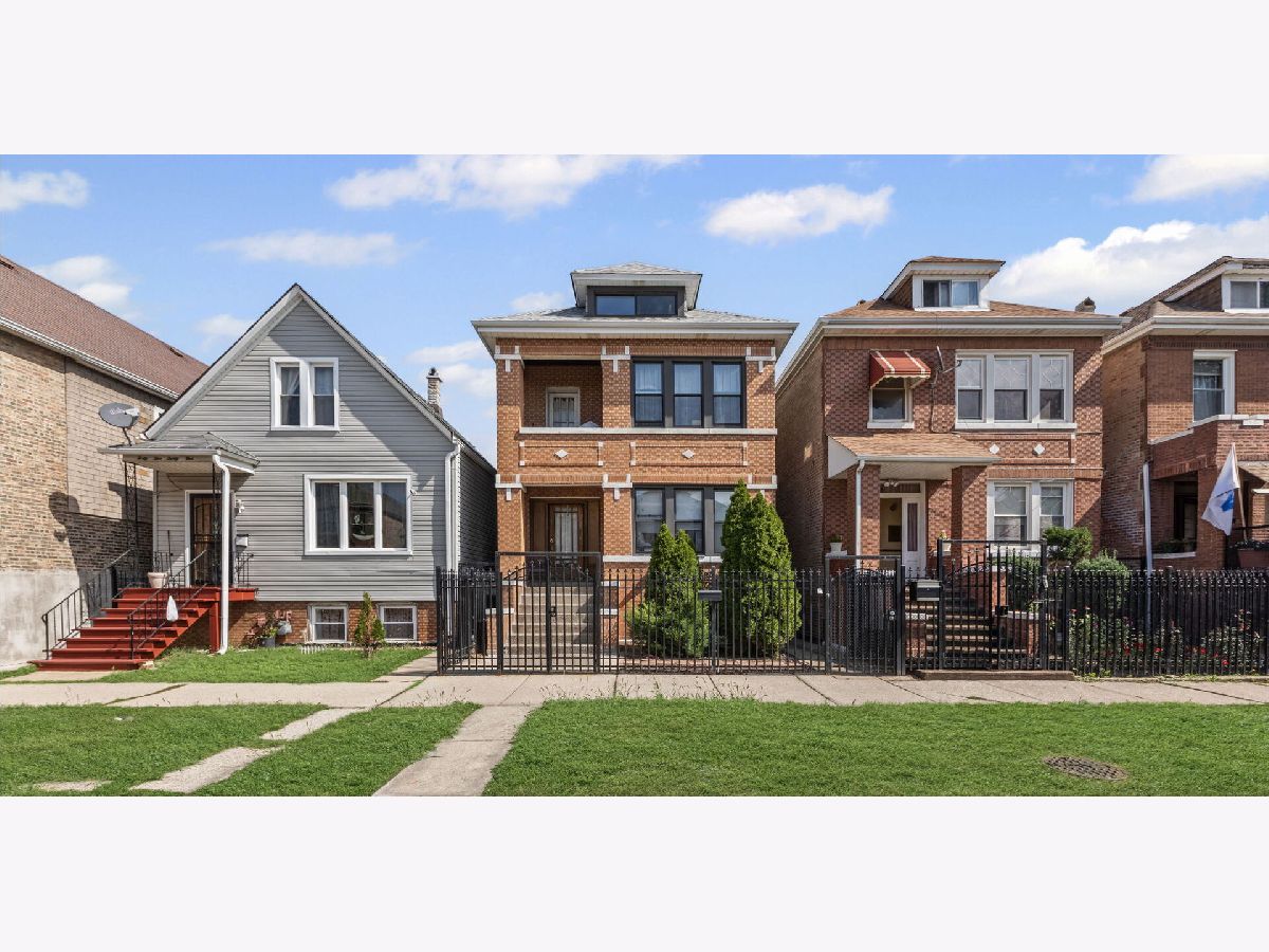 Rented Chicago Illinois, 4537 Richmond