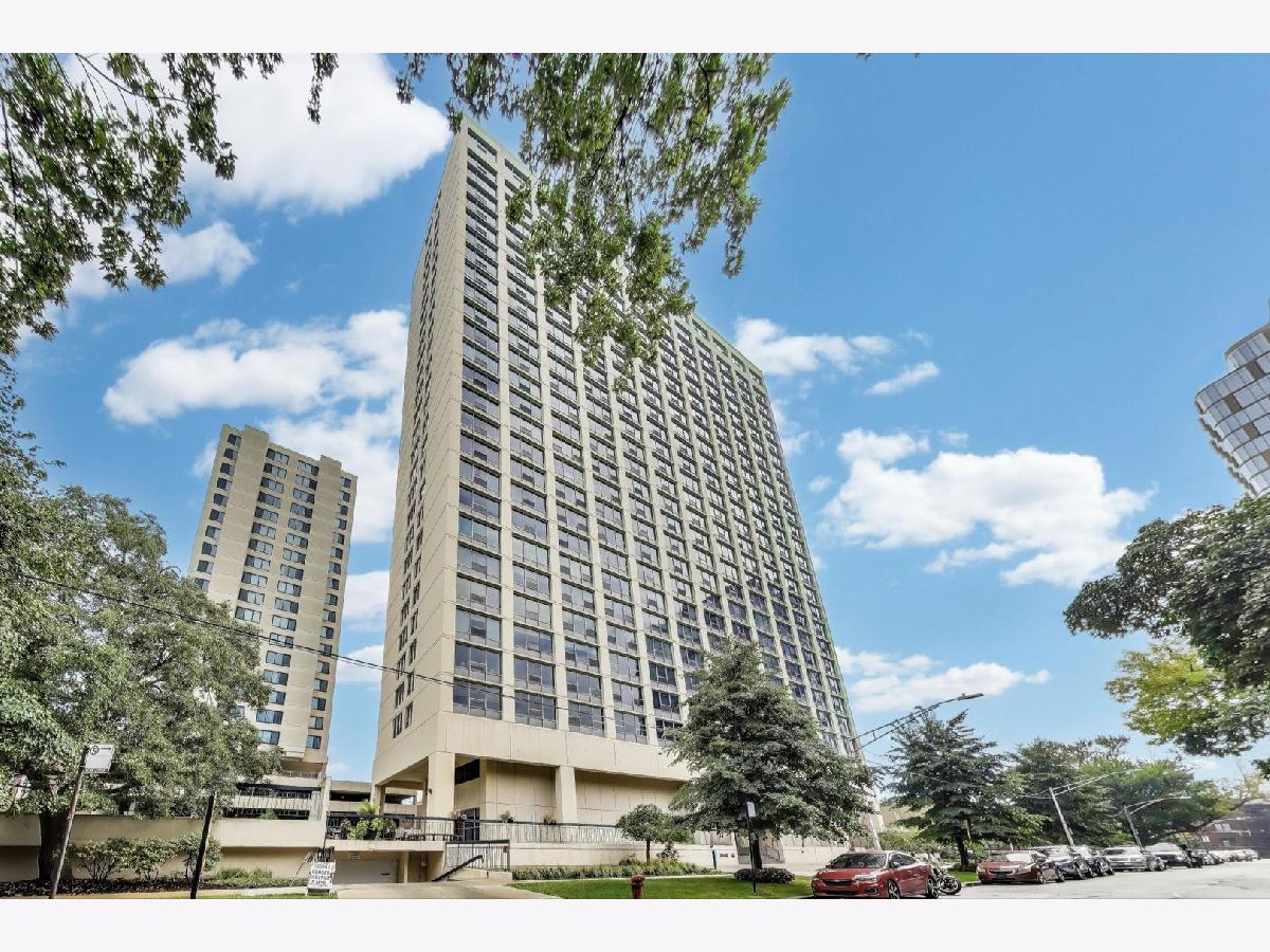 Condos & Townhomes For Sale Cornell Village Chicago Illinois, 5201 Cornell Avenue