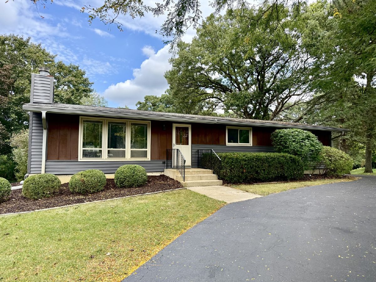 Homes For Sale Oak Leaves Crystal Lake Illinois, 3514 Crystal Lake Avenue